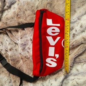 🌟2/$20 🌟Levi's Fanny Pack